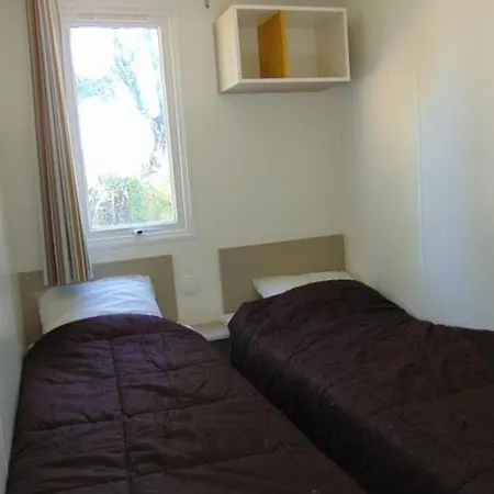 Mobil-home 10 Pers, 4 Ch, Terrasse - - Api-1-52-568