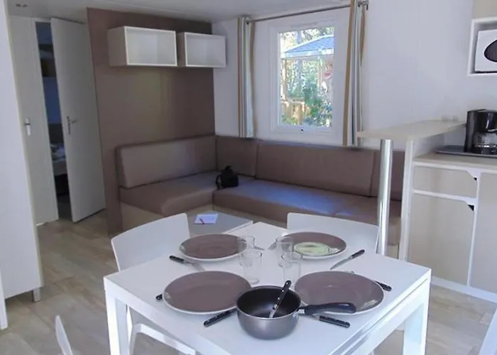 Mobil-home 10 Pers, 4 Ch, Terrasse - - Api-1-52-568 Κάμπινγκ Avrillé