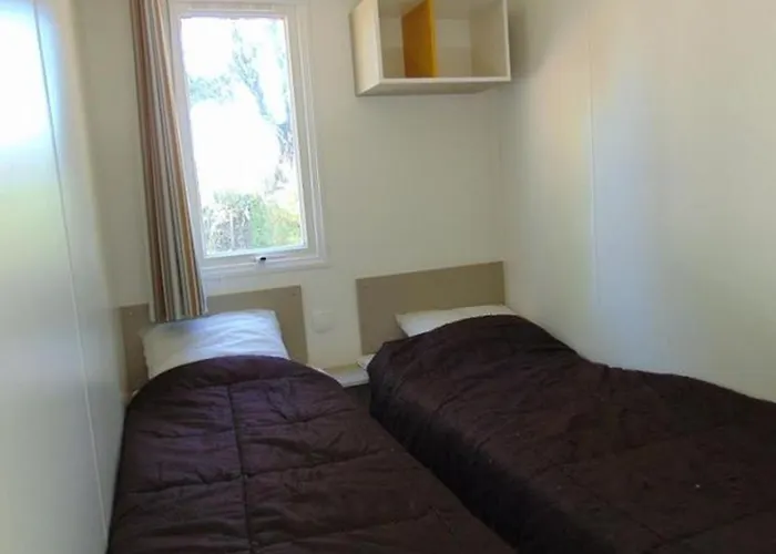 Mobil-home 10 Pers, 4 Ch, Terrasse - - Api-1-52-568